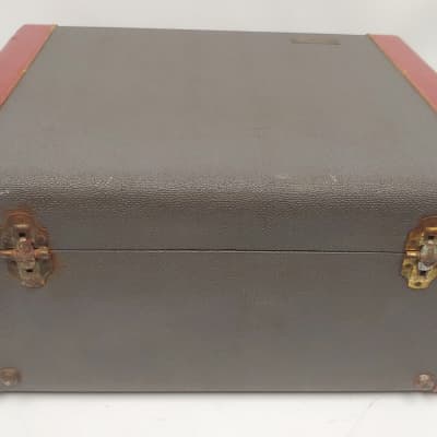 Vintage Sonola Accordion Case - 20 X 17.5 X 9 with Locking Latches & Key image 6