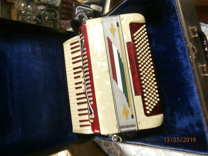 Mundinger accordion outlet