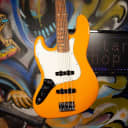 Fender Player Jazz Bass Pau Ferro Fingerboard Left-Handed Capri Orange