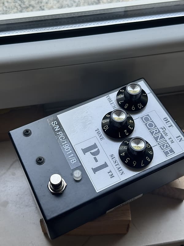 Pete Cornish P-1 Battery-Free Double Isolated Fuzz and