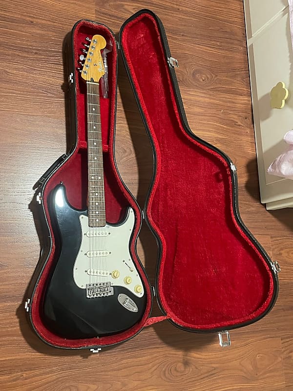ストラト　1998年スペイン　ストラトキャスター ストラト 1998年スペイン ストラトキャスター Fender Standard