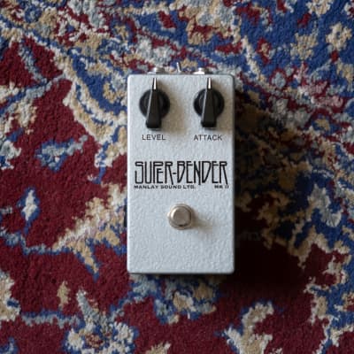 Sola Sound Tone Bender Fuzz - Bat Supe limited run 2020 silver