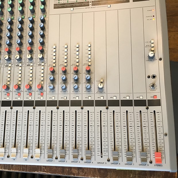 現状品 YAMAHA ヤマハ RM800-16 レコーディングミキサー Pictures and images Yamaha RM800 16 - Audiofanzine