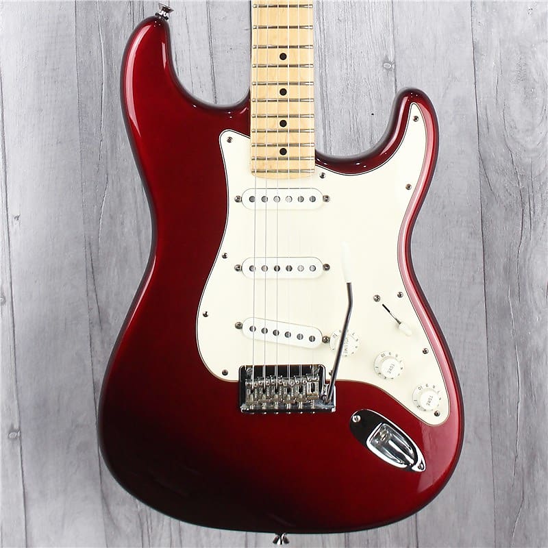 Fender American Standard Stratocaster, Candy Apple Red, Second