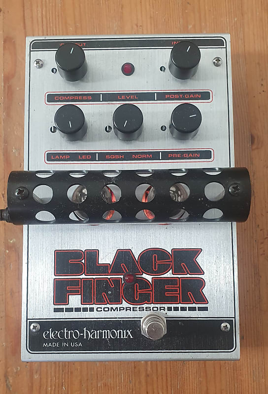 Electro-Harmonix Black Finger - Pedal on ModularGrid