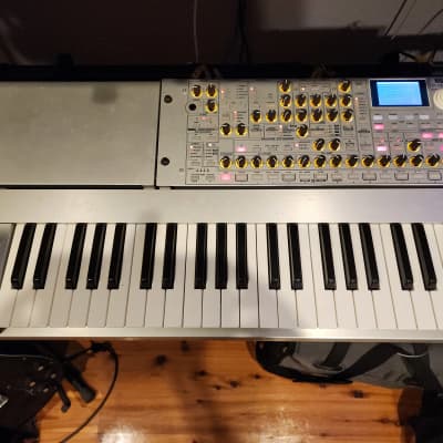 Korg Radias 2000s - Silver, complete with Keyboard and stand