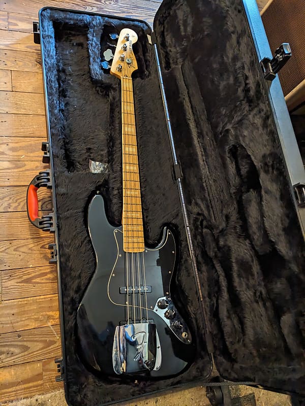 Squier Vintage Modified '77 Jazz Bass | Reverb