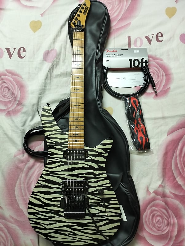 Limited 1990's). YAMAHA Japan Tak Matsumoto ( Bz)Signature