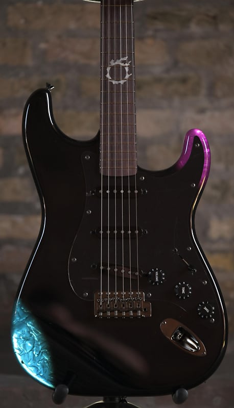 Fender FINAL FANTASY XIV Stratocaster® - Black with Crystal Fender FINAL FANTASY XIV Stratocaster® - Black with Crystal