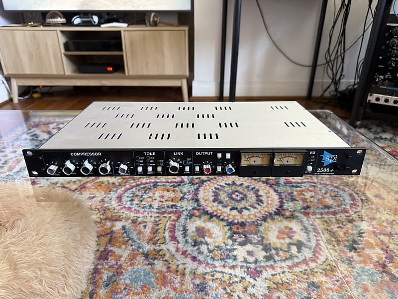 API 2500+ Stereo Bus Compressor 2020 - Present - Black image 1