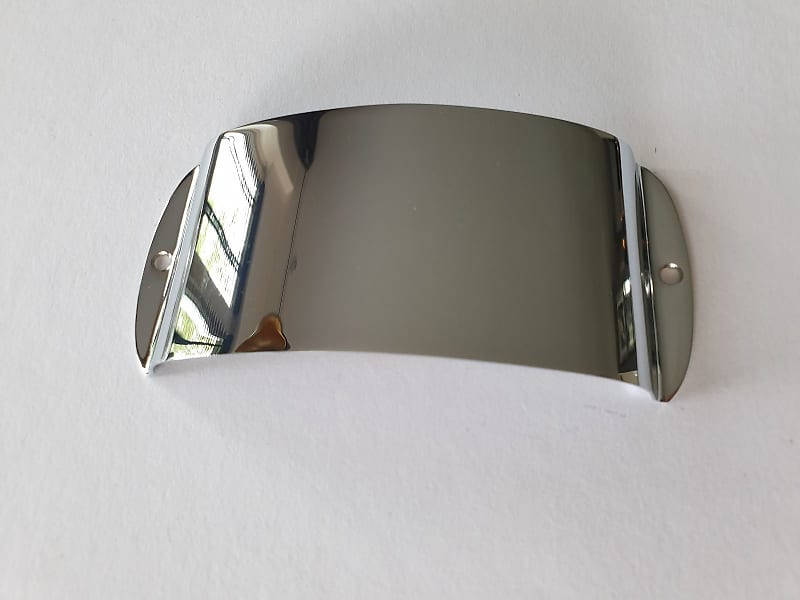 Fender P-bass pickup cover chrome + screws 0010116070 image 1