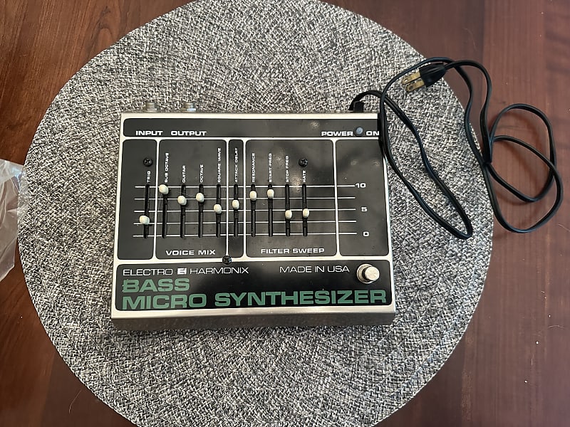 Electro-Harmonix Bass Micro Synthesizer