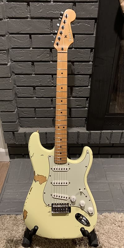 COMPLETELY CUSTOM**1994 Fender Mexican Stratocaster**'63