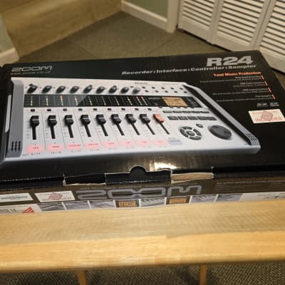 Zoom R24 USB Audio Interface / Digital Multitrack Recorder