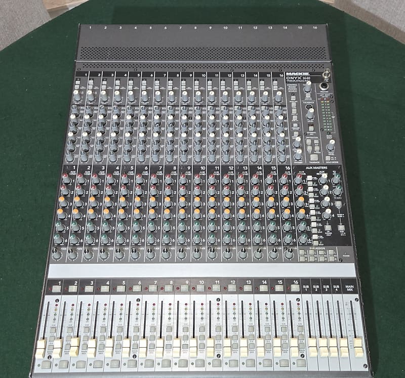Mackie Onyx 1640 16-Channel Analog Mixer | Reverb