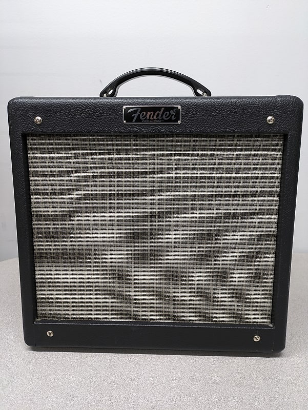 Fender Pro Junior III 15-Watt 1x10