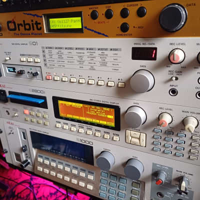 Akai S01 vintage sampler with Gotek USB