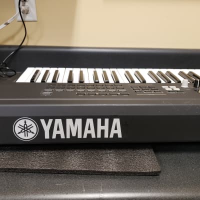 Yamaha S30 synthesizer with PLG150-DX plug in board DX7 image 10