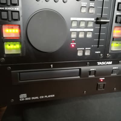 CD-302 | Dual Deck DJ CD System | TASCAM | International Website