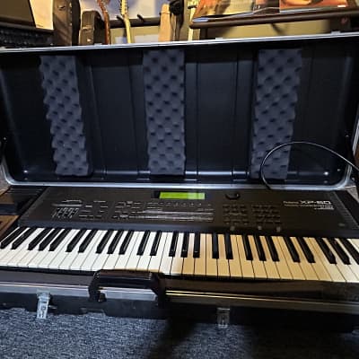 Roland XP-60 61-Key 64-Voice Music Workstation Keyboard - Black