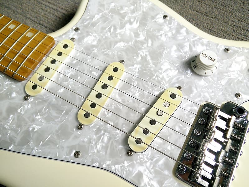 Fernandes Decade 125 SID Jazzcaster Shinji Signature Model