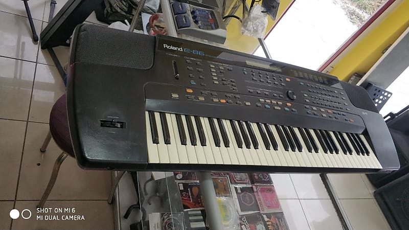 Roland E-86 Intelligent Synthesizer | Reverb