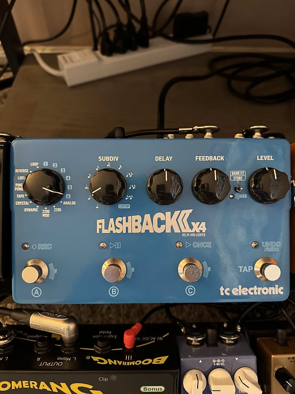 Tc electronic flashback 2 x4 reverb