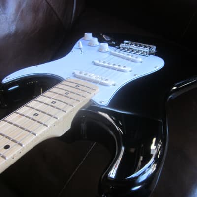 Jay Turser JT-300M-BK-M 300M Series Maple Neck Double Cutaway Electric Guitar Black/White image 3