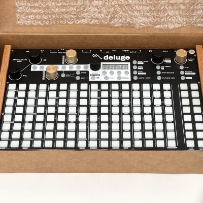 Deluge Portable Synthesizer Sampler Sequencer with Original Box image 3