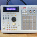 Akai MPC2000XL MIDI Production Center - Grey 32MB RAM