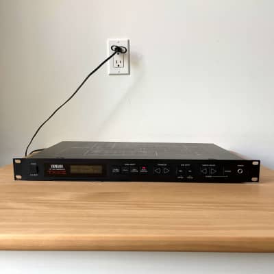 Yamaha TX81Z Rackmount FM Tone Generator NEW BATTERY