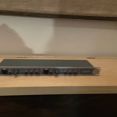 Aphex Tubessence Model 107 2-Channel Thermionic Microphone Preamplifier