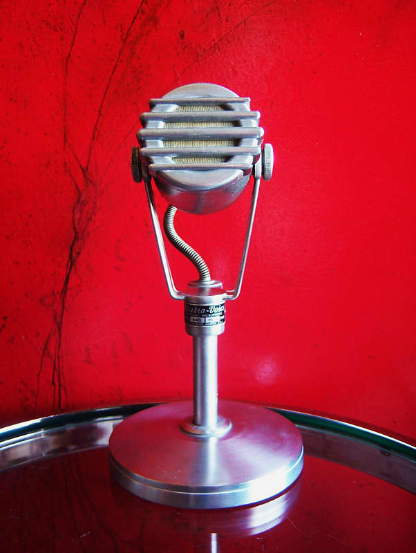 Vintage 1940's Electro-Voice 640C Omnidirectional Dynamic Microphone Hi Z w Electro Voice 423A stand display prop 630 650 726 image 1