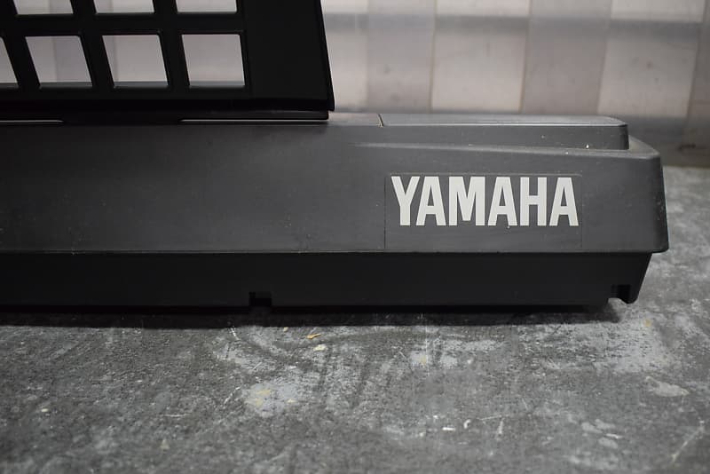 Yamaha PSR-225 61-Key Portable Keyboard | Reverb