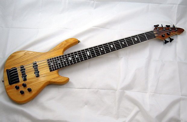 ARIA Pro II AVB-TN/6 Avante Series 6-String Neck-Thru-Body