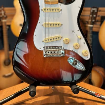 Fender Jimi Hendrix Stratocaster 2023 - 3 Tone Sunburst with Maple Fingerboard image 3