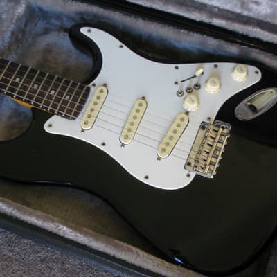 激レア '80s Hurricane by Morris strat Type MORRIS - 激レア '80s Hurricane by Morris strat Typeの通販 by