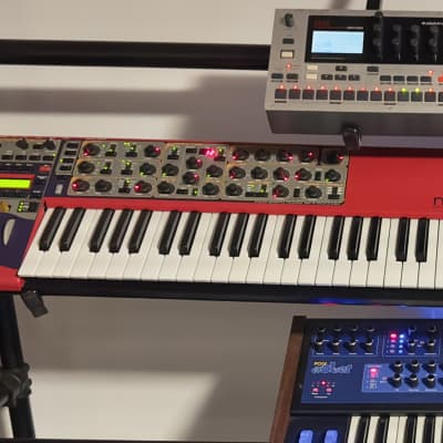 Nord Lead 3 49-Key 24-Voice Polyphonic Synthesizer 2002 - 2007 - Red