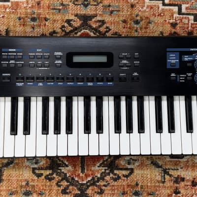 ROLAND JUNO D 61