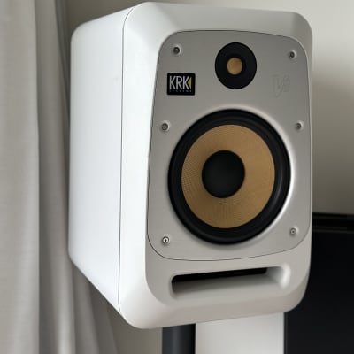 Krk v8 hot sale white