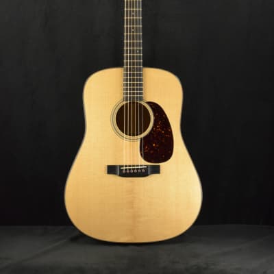 Martin D-18E Modern Deluxe Acoustic-Electric Natural image 2