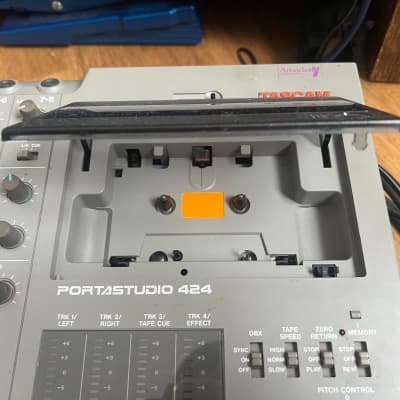 Tascam 424 PortaStudio | Reverb Canada Tascam 424 PortaStudio | Reverb Canada