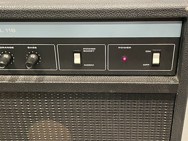 Acoustic '82 Model 118 Bass Combo Amp - Black - Hyper