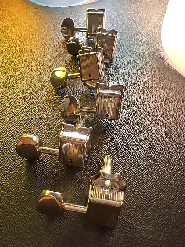 Fender Inline self locking tuners Nickel Reverb