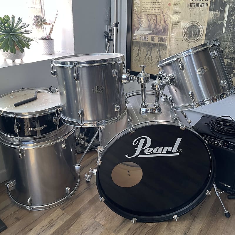 Used pearl forum series drum set top