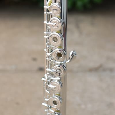 Tomasi Series 10 Silver Open-Hole Professional Flute with Solid Silver Headjoint and B-footjoint image 4