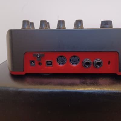AKAI MPK225 MIDI Keyboard Controller - 2010s - Black/Red image 10