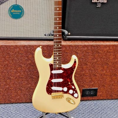 Fender Deluxe Players Stratocaster | Reverb