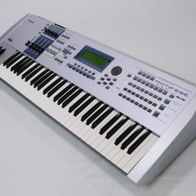 YAMAHA Motif ES 6 (265MB DIMM installed)