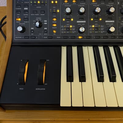Moog Sub 37 Tribute Edition 2010s - Black